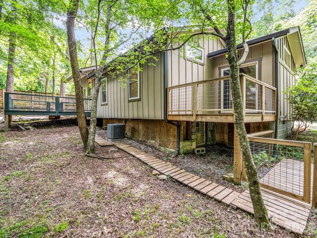 701 Azalea Avenue, Black Mountain, NC 28711