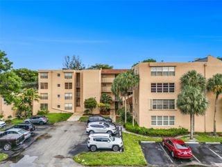 9460 Live Oak Pl 407, Davie, FL 33324