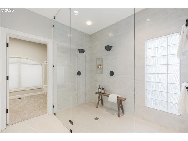 3430 BARRINGTON Dr, West Linn, OR 97068