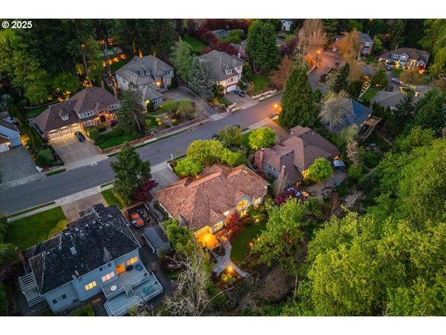 3430 BARRINGTON Dr, West Linn, OR 97068