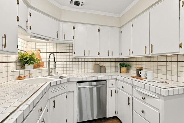 170 Baxter Ave, Sacramento, CA 95815