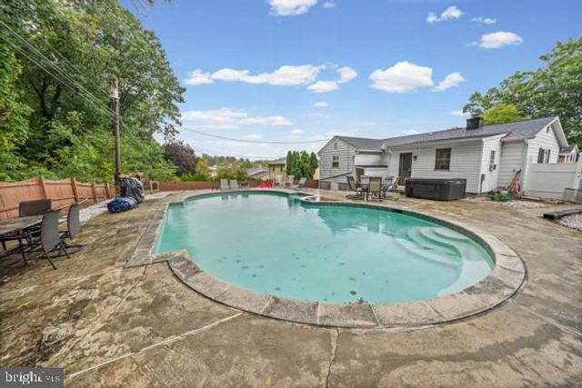 6713 YATAURBA DR, Gwynn Oak, MD 21207