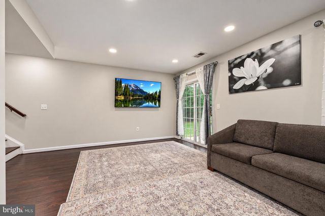 9701 CHESHIRE RIDGE CIR, Manassas, VA 20110