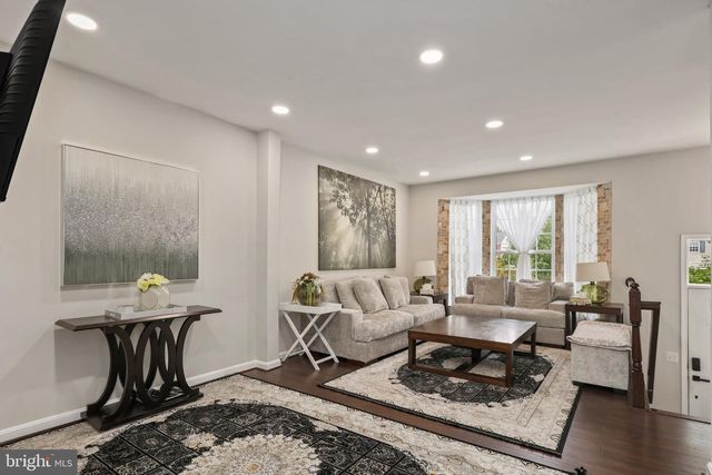 9701 CHESHIRE RIDGE CIR, Manassas, VA 20110