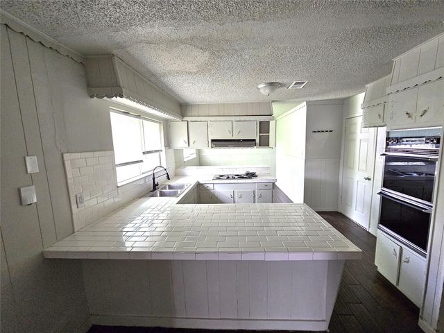 2421 16th Avenue N, Texas City, TX 77590