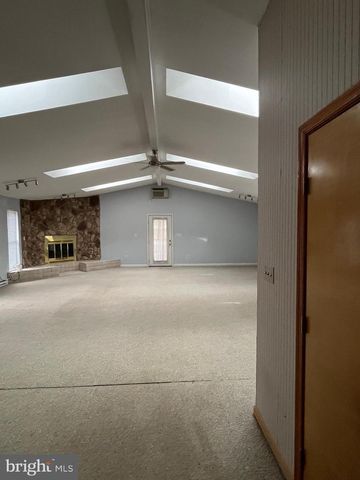 6006 BEDFORD LN, Clinton, MD 20735