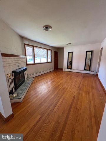 6006 BEDFORD LN, Clinton, MD 20735