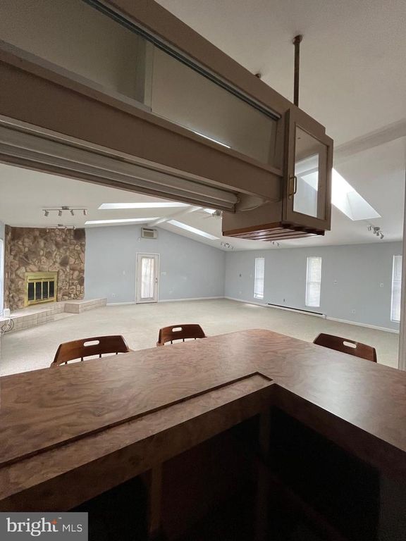 Image 15 of property listing at 6006 BEDFORD LN, Clinton, MD 20735