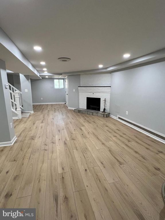 Image 19 of property listing at 6006 BEDFORD LN, Clinton, MD 20735