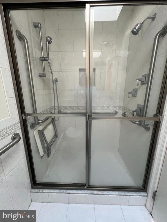 Image 35 of property listing at 6006 BEDFORD LN, Clinton, MD 20735