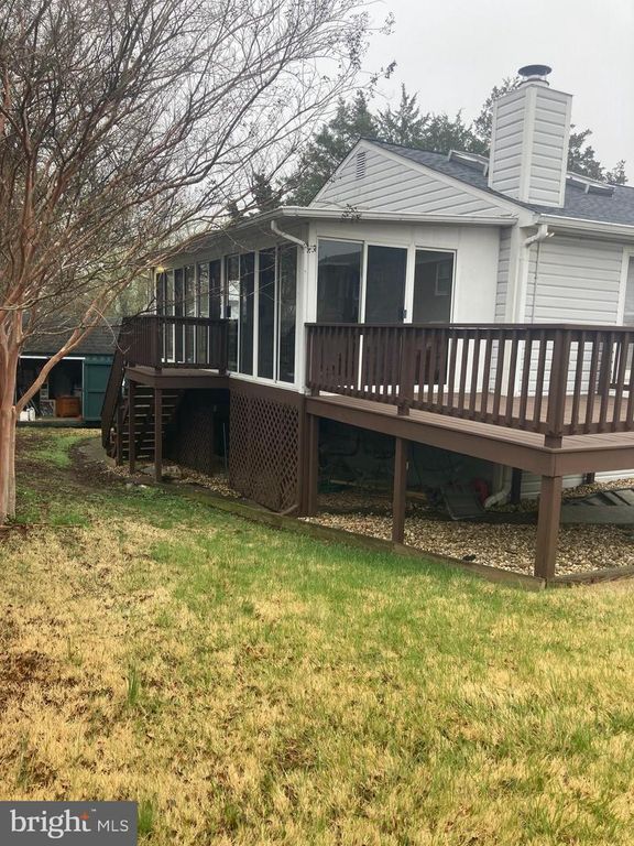 Image 6 of property listing at 6006 BEDFORD LN, Clinton, MD 20735