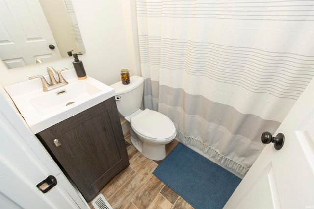 214 E Woodside Street, South Bend, IN 46614