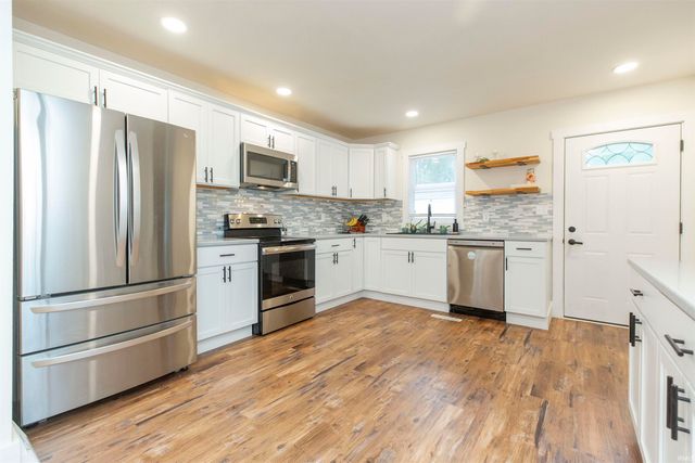 214 E Woodside Street, South Bend, IN 46614