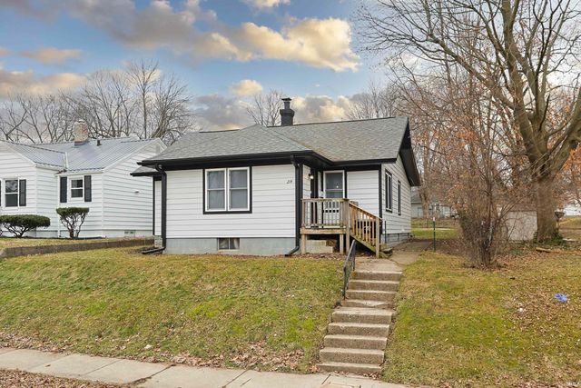 214 E Woodside Street, South Bend, IN 46614