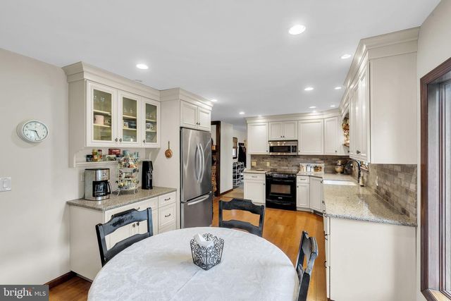 354 OLD YORK RD, Hamilton, NJ 08620
