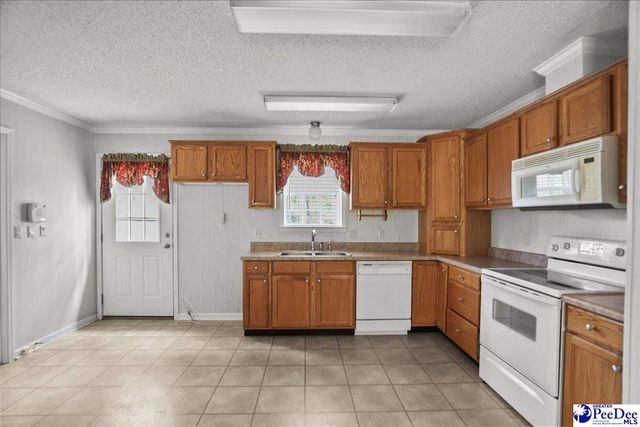 1025 Creekside Drive, Hartsville, SC 29550