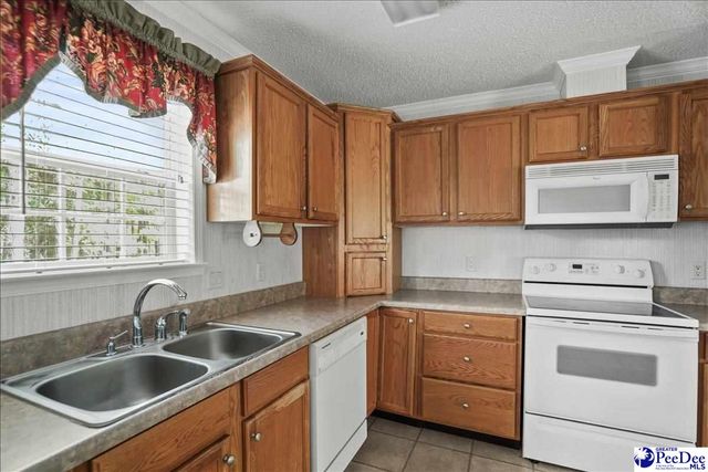 1025 Creekside Drive, Hartsville, SC 29550