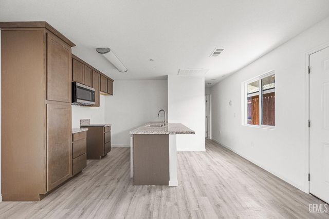 1417 Oregon Street A, Bakersfield, CA 93305