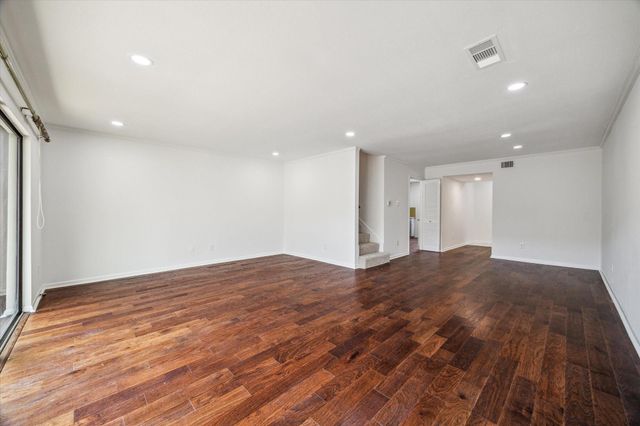 5827 Valley Forge Drive 83, Houston, TX 77057