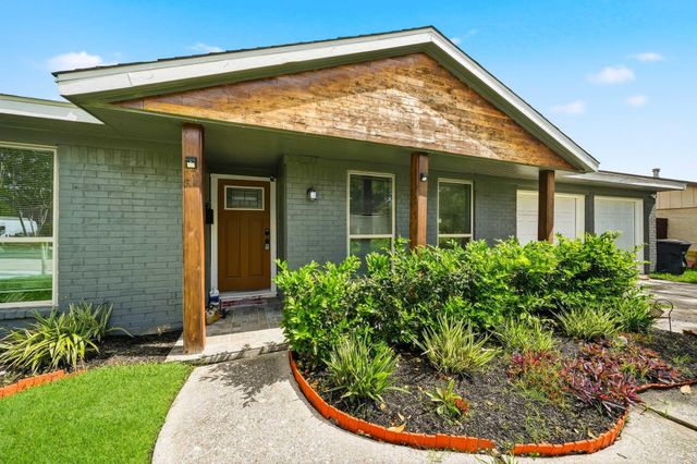 11630 Sandstone Street, Houston, TX 77072