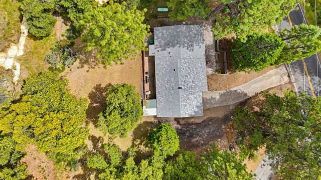 16366 Banner Quaker Hill Rd, Nevada City, CA 95959