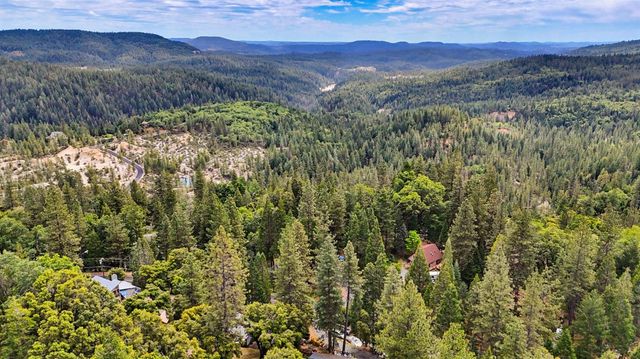 16366 Banner Quaker Hill Rd, Nevada City, CA 95959