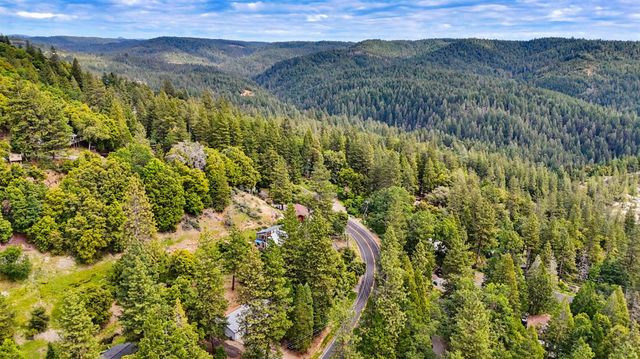 16366 Banner Quaker Hill Rd, Nevada City, CA 95959