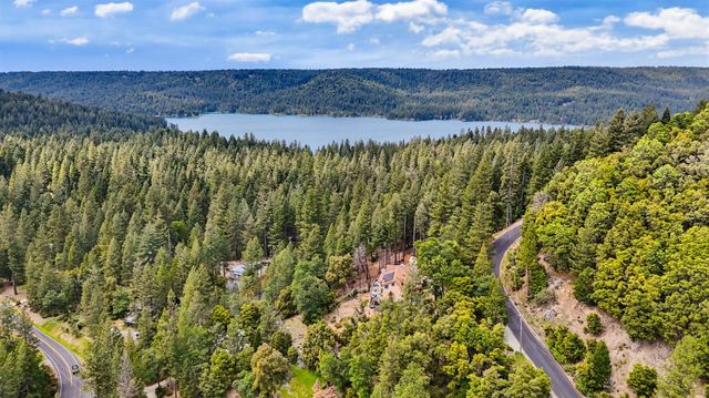 16366 Banner Quaker Hill Rd, Nevada City, CA 95959