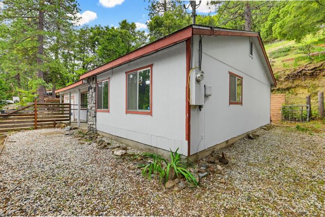 16366 Banner Quaker Hill Rd, Nevada City, CA 95959