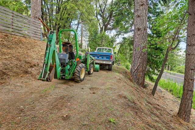 16366 Banner Quaker Hill Rd, Nevada City, CA 95959