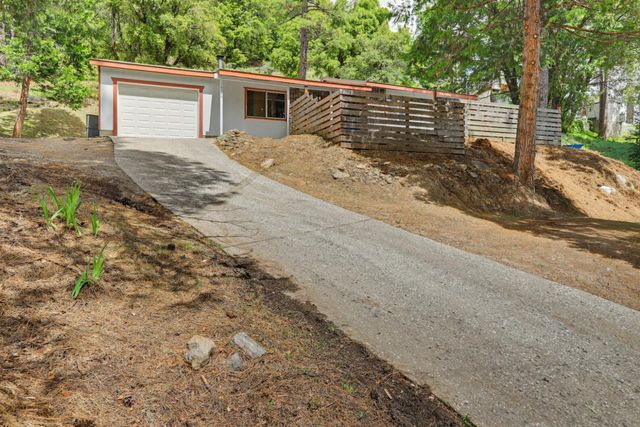 16366 Banner Quaker Hill Rd, Nevada City, CA 95959