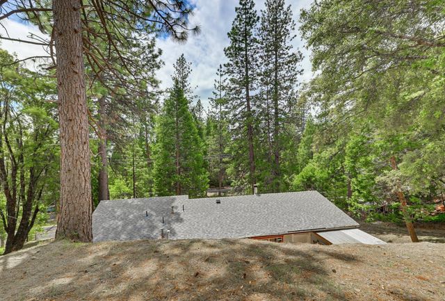 16366 Banner Quaker Hill Rd, Nevada City, CA 95959