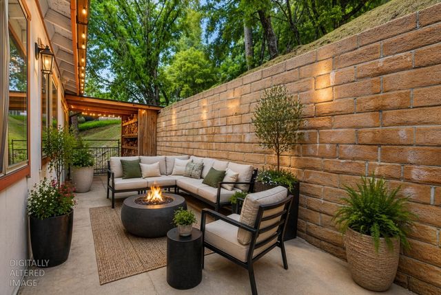 16366 Banner Quaker Hill Rd, Nevada City, CA 95959