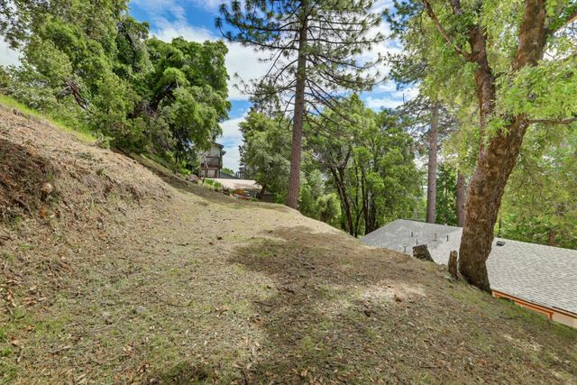 16366 Banner Quaker Hill Rd, Nevada City, CA 95959