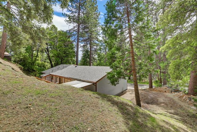 16366 Banner Quaker Hill Rd, Nevada City, CA 95959