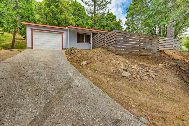16366 Banner Quaker Hill Rd, Nevada City, CA 95959