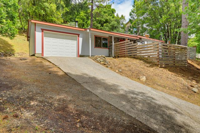 16366 Banner Quaker Hill Rd, Nevada City, CA 95959