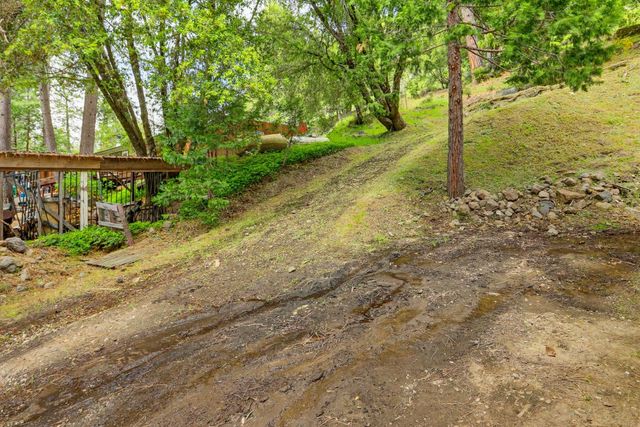 16366 Banner Quaker Hill Rd, Nevada City, CA 95959