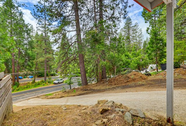 16366 Banner Quaker Hill Rd, Nevada City, CA 95959