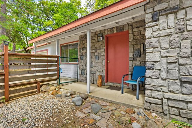 16366 Banner Quaker Hill Rd, Nevada City, CA 95959