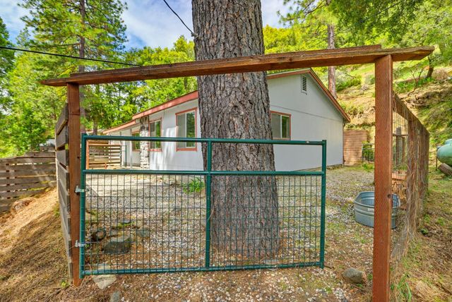 16366 Banner Quaker Hill Rd, Nevada City, CA 95959