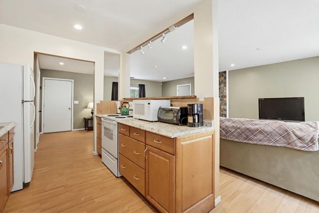16366 Banner Quaker Hill Rd, Nevada City, CA 95959