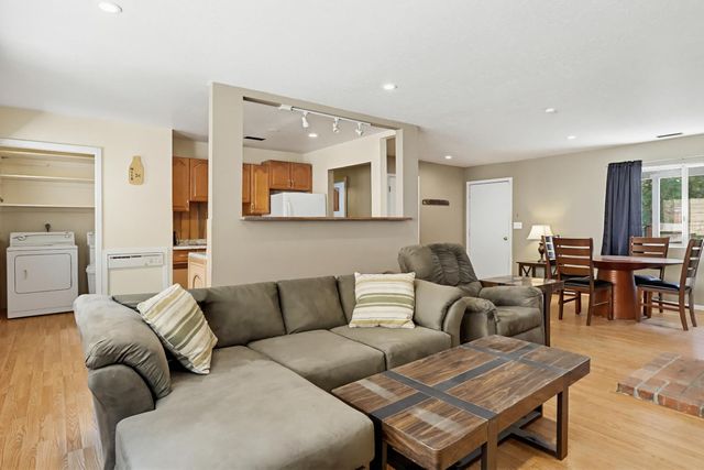 16366 Banner Quaker Hill Rd, Nevada City, CA 95959