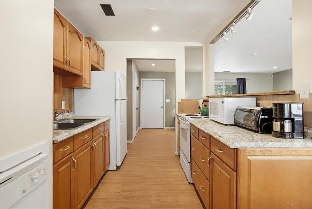 16366 Banner Quaker Hill Rd, Nevada City, CA 95959