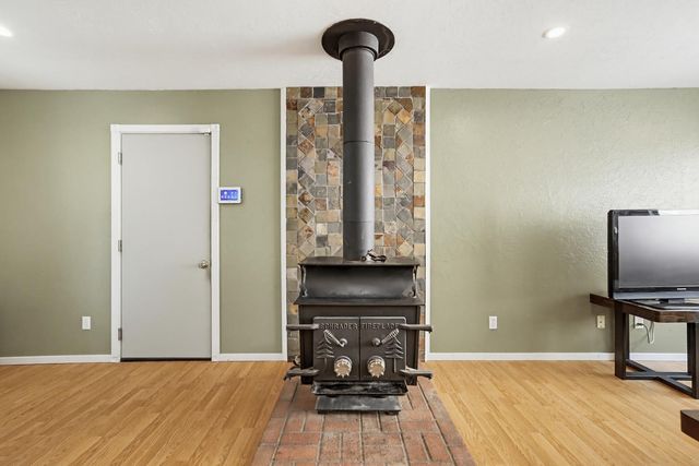 16366 Banner Quaker Hill Rd, Nevada City, CA 95959