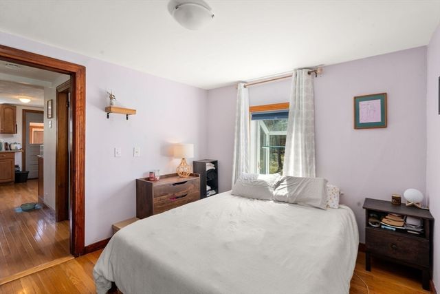 31 W Division St, Holbrook, MA 02343