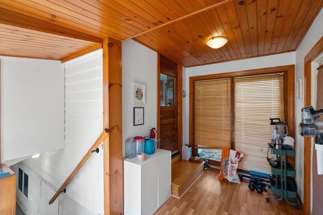 31 W Division St, Holbrook, MA 02343