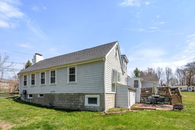 31 W Division St, Holbrook, MA 02343
