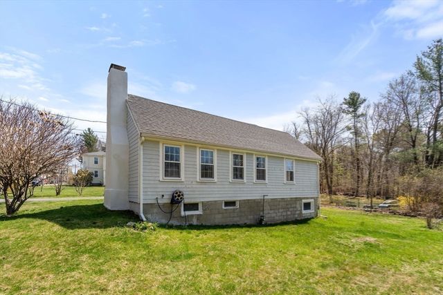 31 W Division St, Holbrook, MA 02343