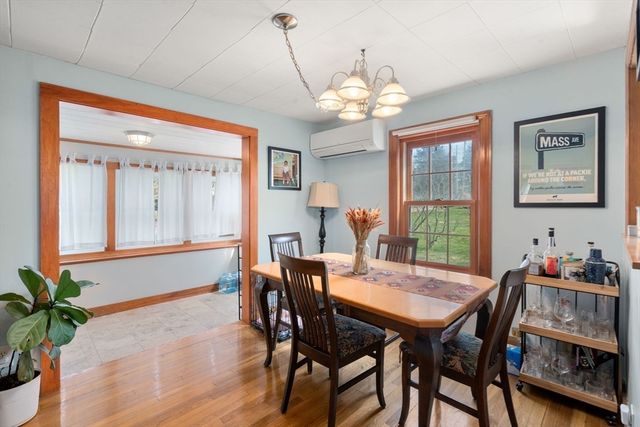 31 W Division St, Holbrook, MA 02343